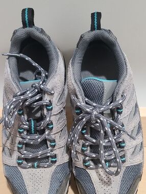 Columbia Crestwood Teal and Gray Women's Sneakers sz 6